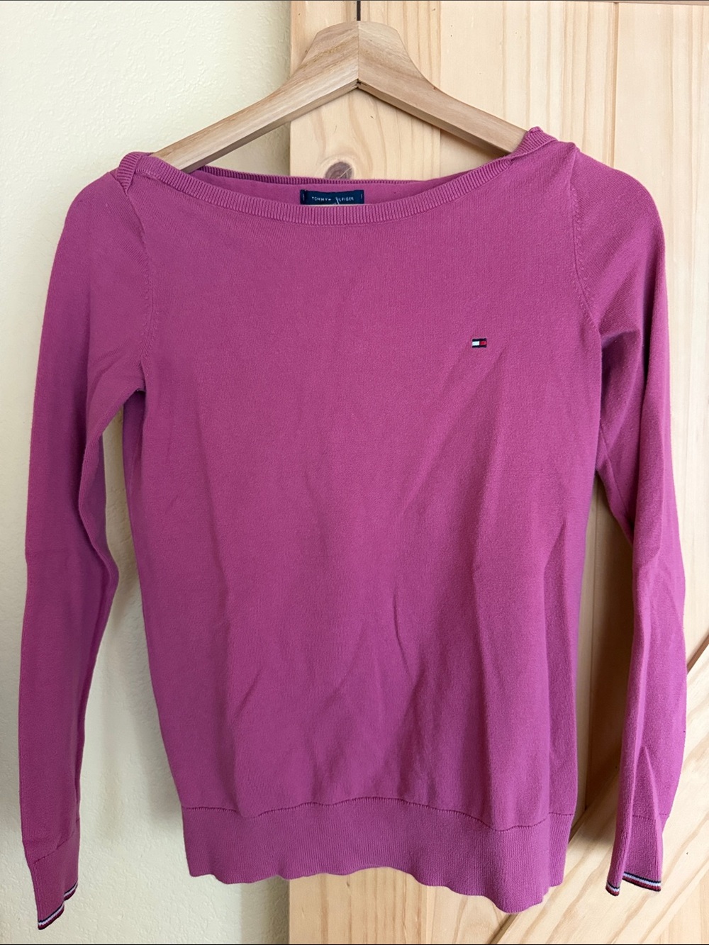 Tommy Hilfiger Women's Fuchsia Boatneck Long Sleeve Top
